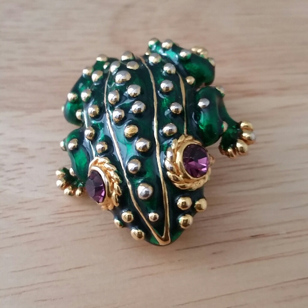 Frog pin brooch VTG